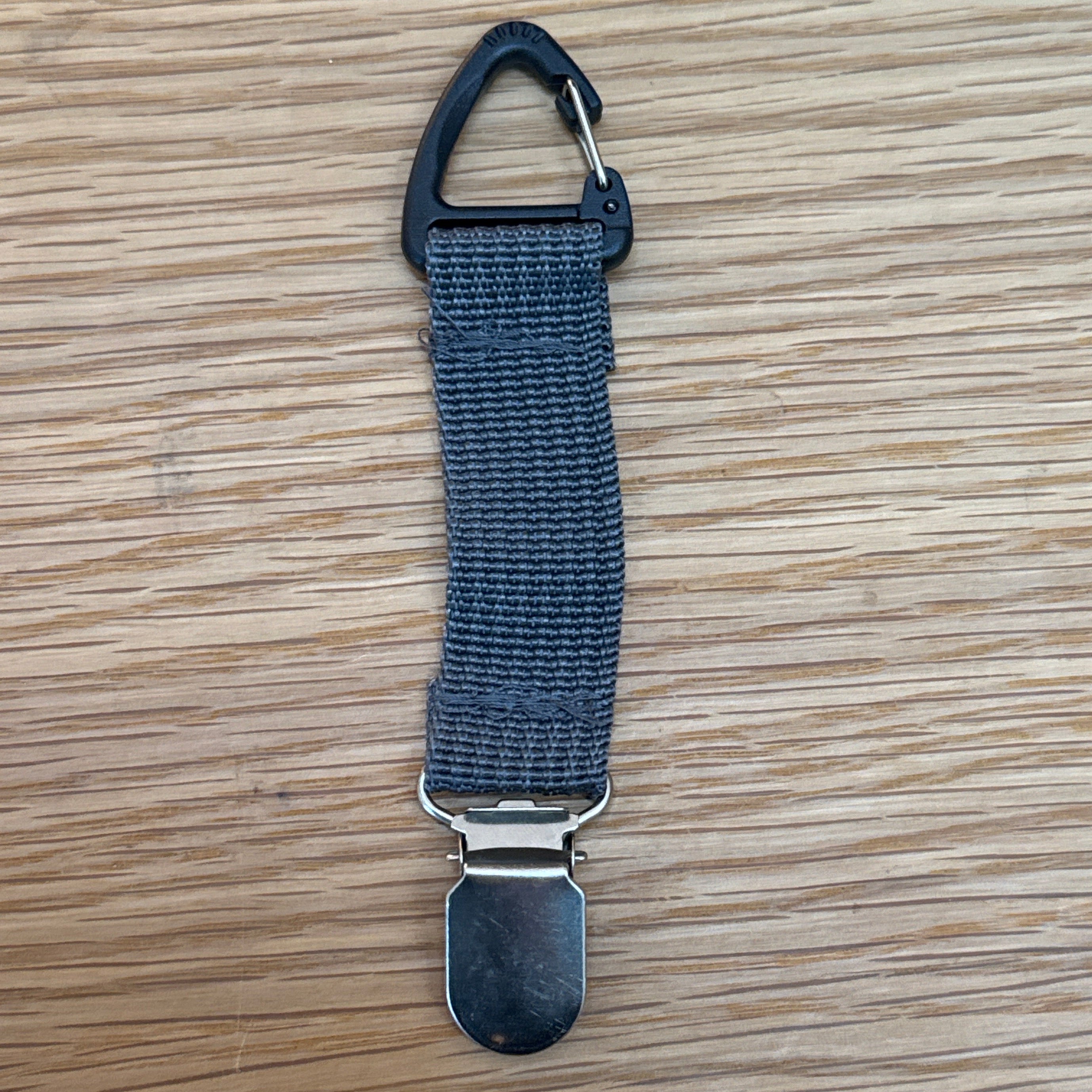 Ave - Hat Clip - Assorted Colors