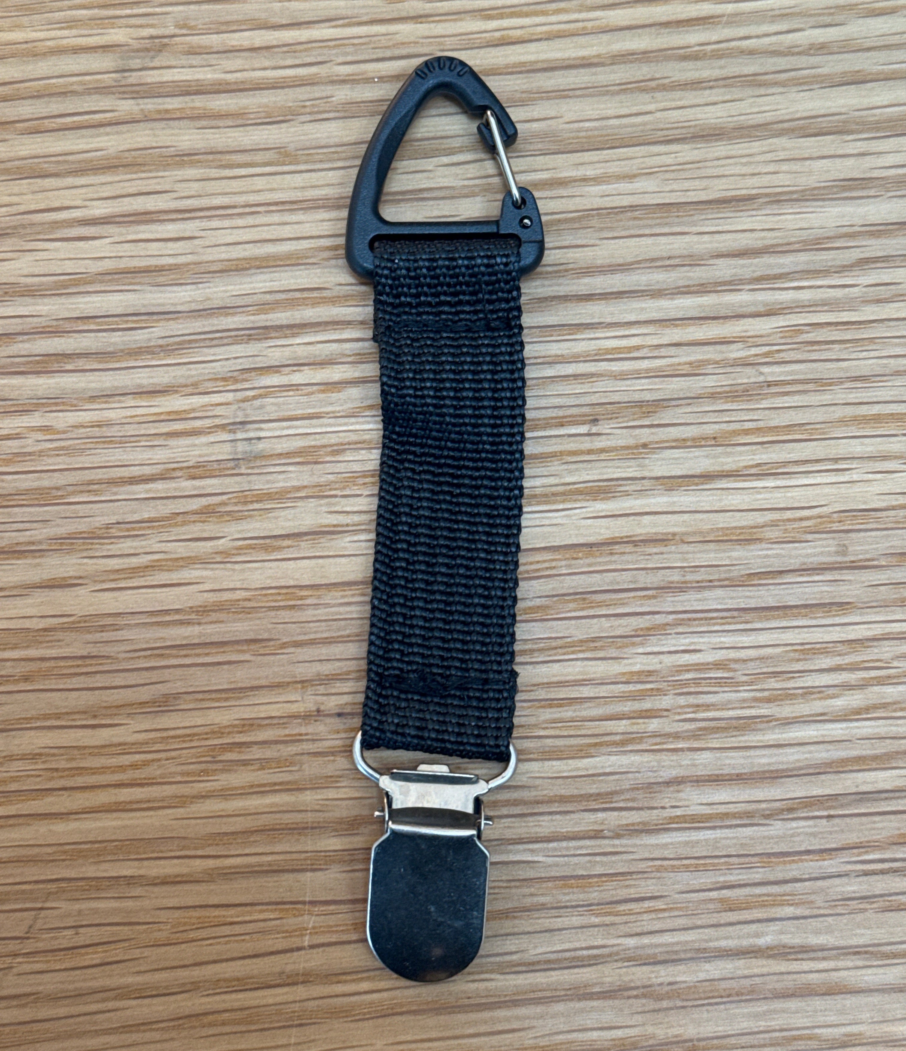 Ave - Hat Clip - Assorted Colors