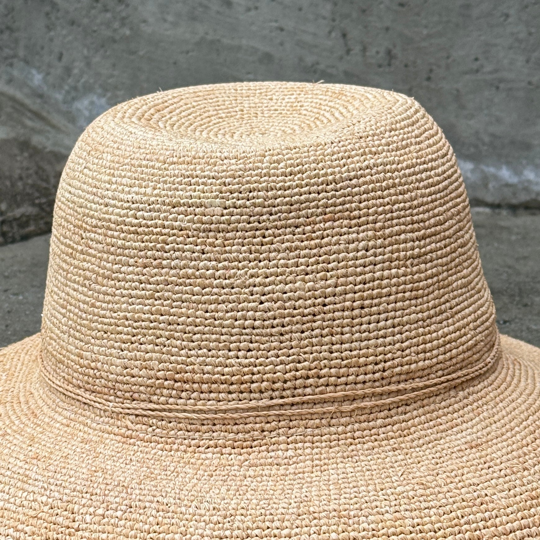 Alba - Premium Raffia Wide-Brimmed Bucket Hat