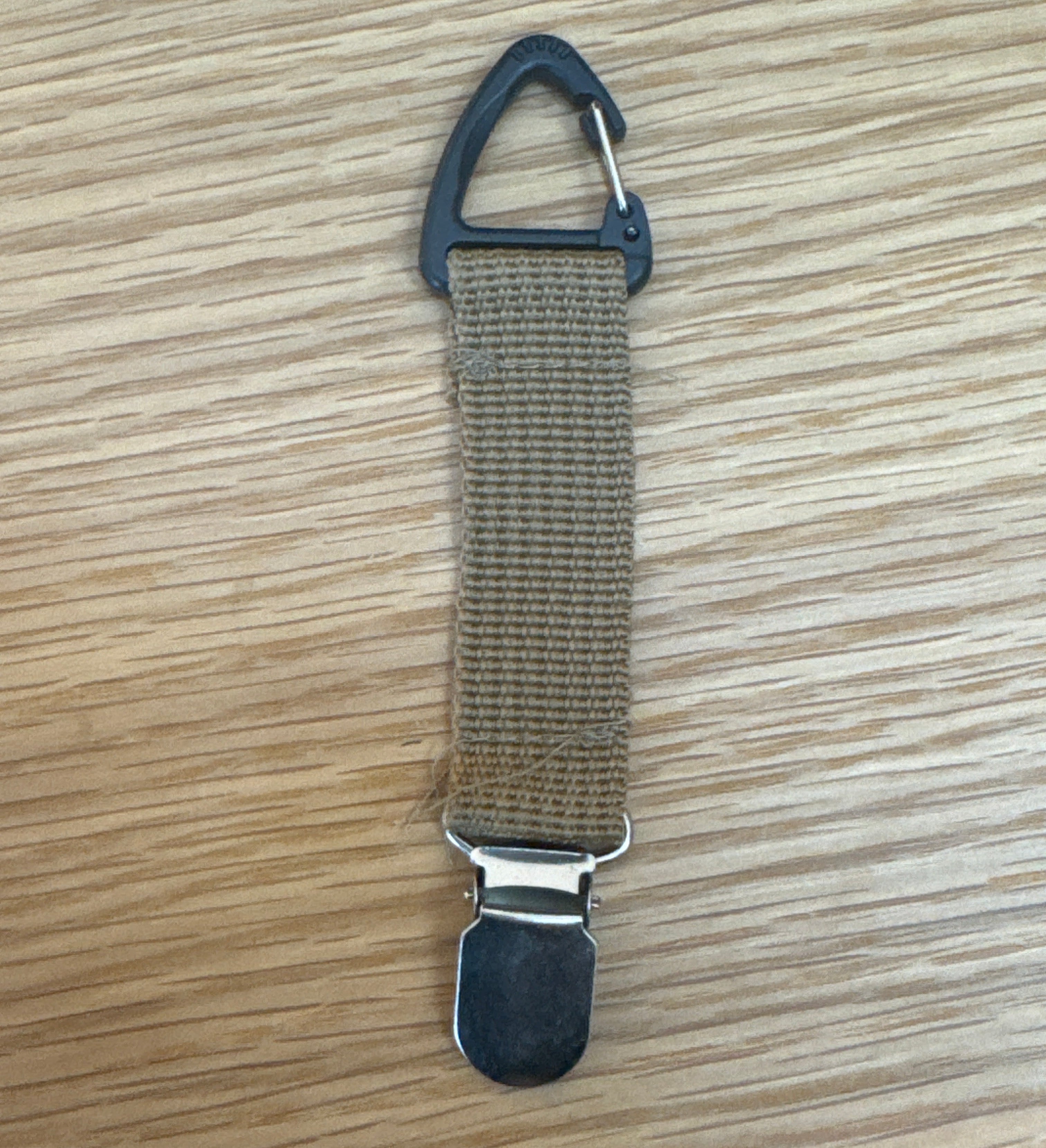 Ave - Hat Clip - Assorted Colors