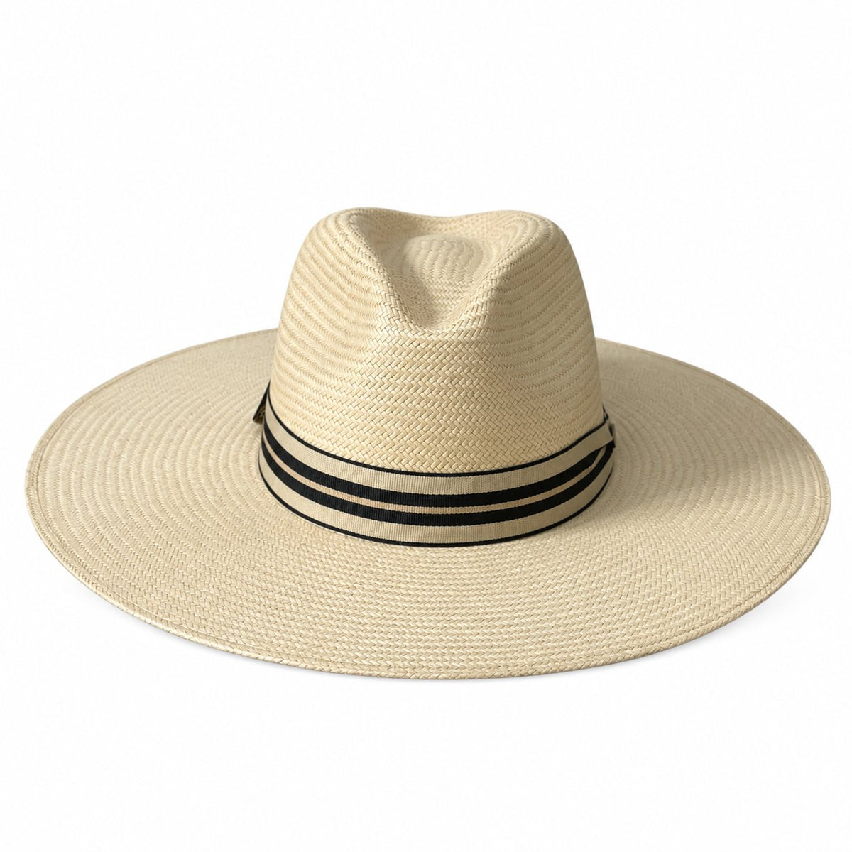 Oasis MAX – Extra Wide Champagne Panama, diagonal product view on a white background.