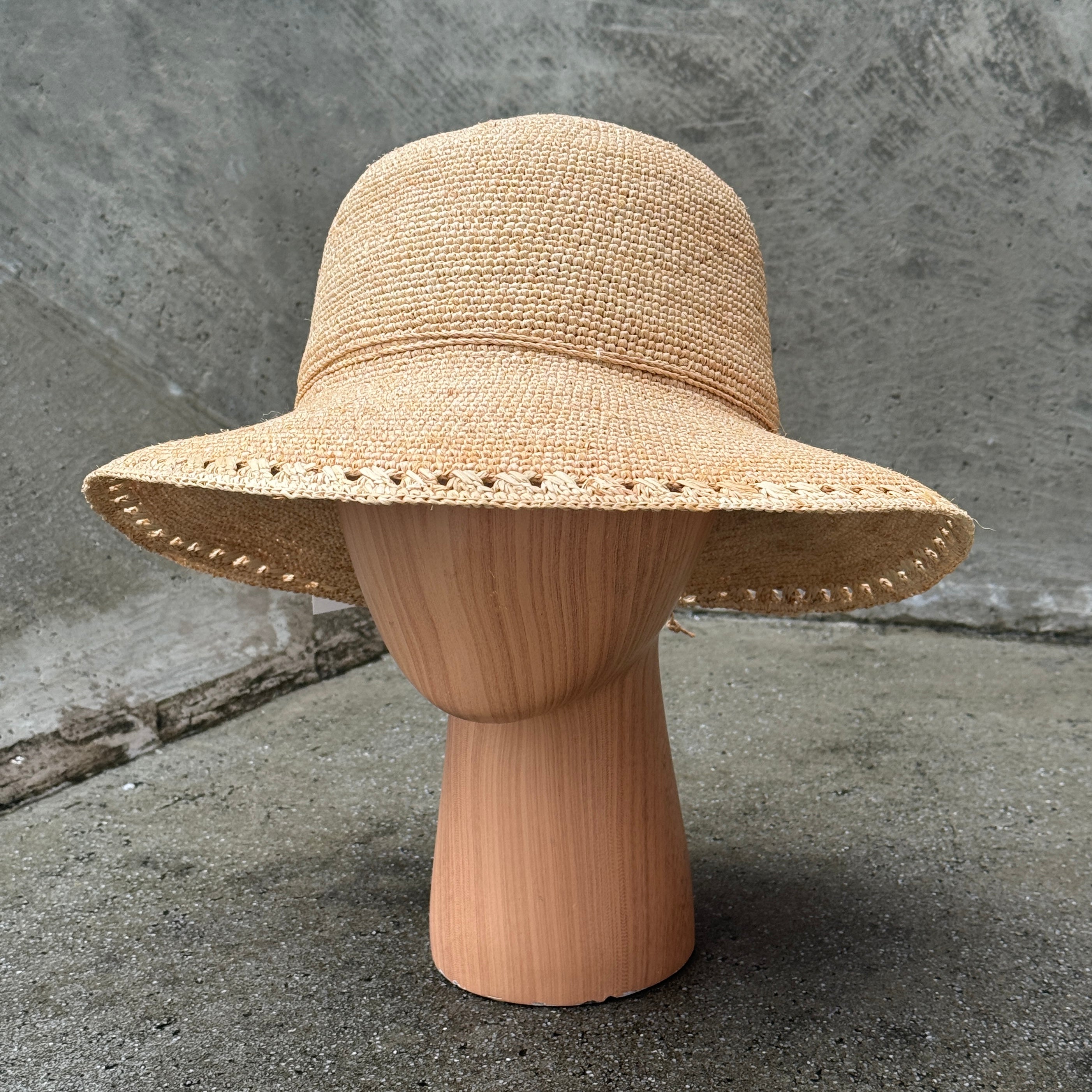 Alba - Premium Raffia Wide-Brimmed Bucket Hat