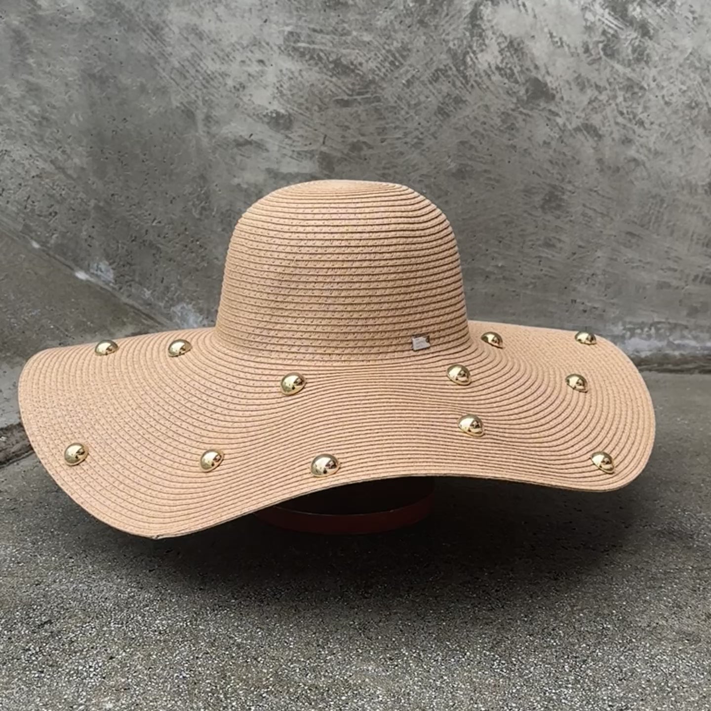 Load video: Golden Flare – Wide Floppy Hat