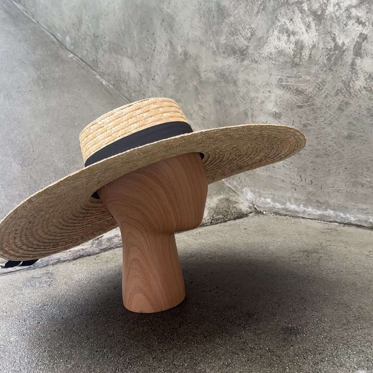 Load video: Ole - Structured Boater Hat