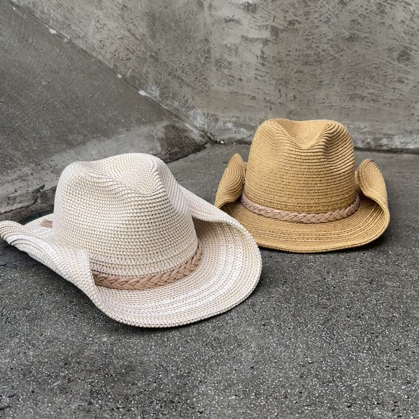 Load video: Savanna - Roll-up Shine Cowboy Hat