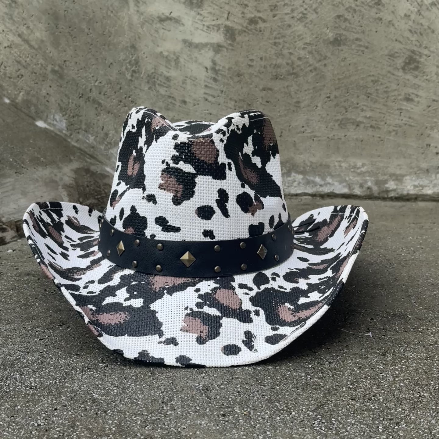 Load video: Buckaroo - Bold Cow Print Cowboy Hat